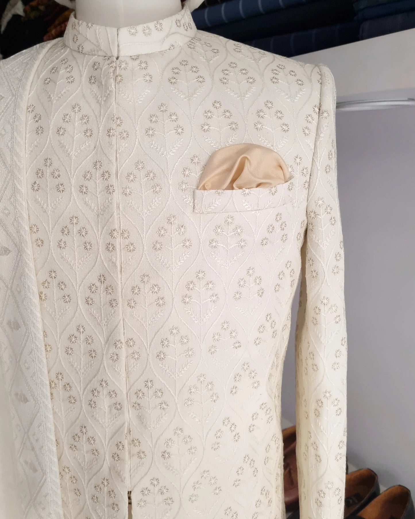 چاندی ورق - Snug