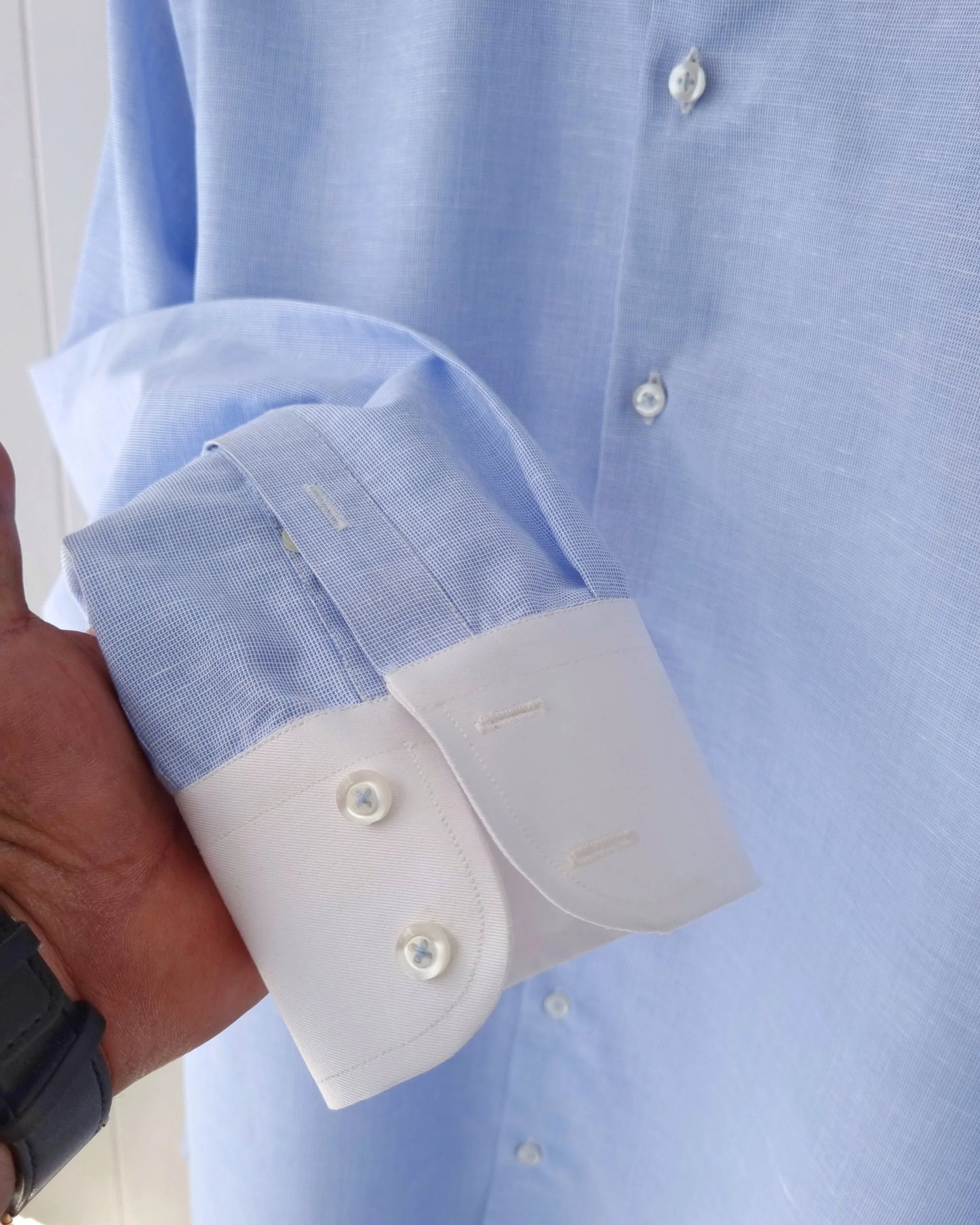 Unwind In Style: The Linen Chambray Comfort Redefined - Snug