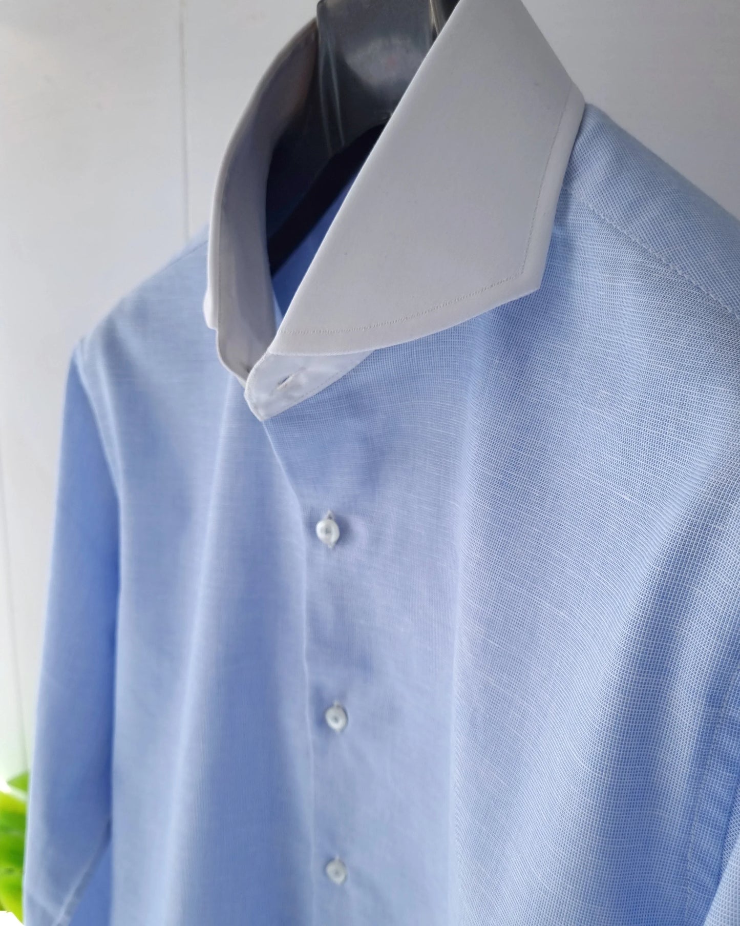 Unwind In Style: The Linen Chambray Comfort Redefined - Snug