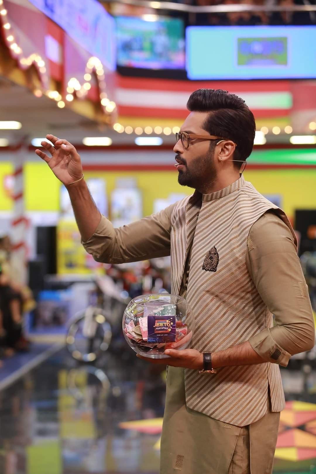 Cross Stripes Silk Waistcoat. - Snug