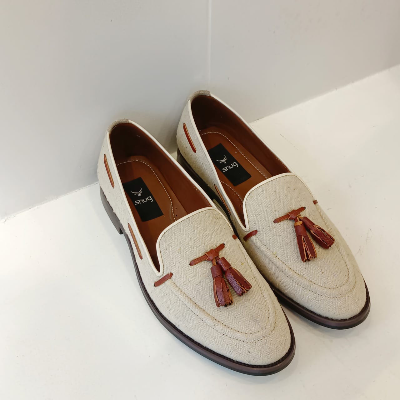 Tweed Pump With Tussles