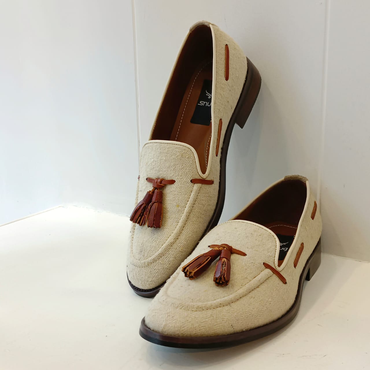 Tweed Pump With Tussles