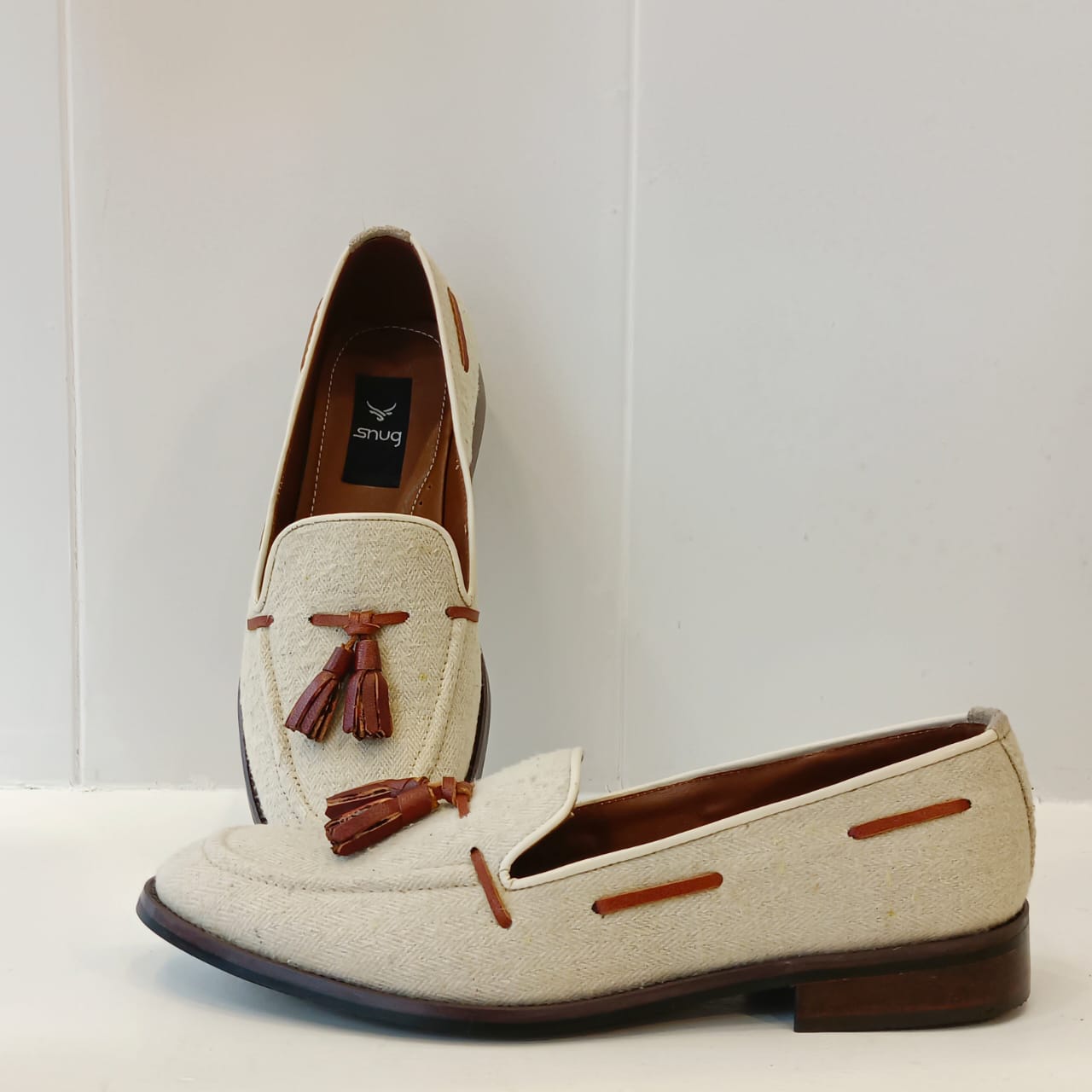 Tweed Pump With Tussles