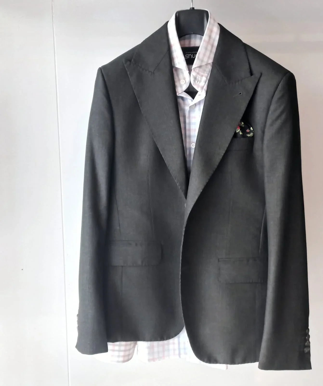 Charcoal Grey Suiting. - Snug