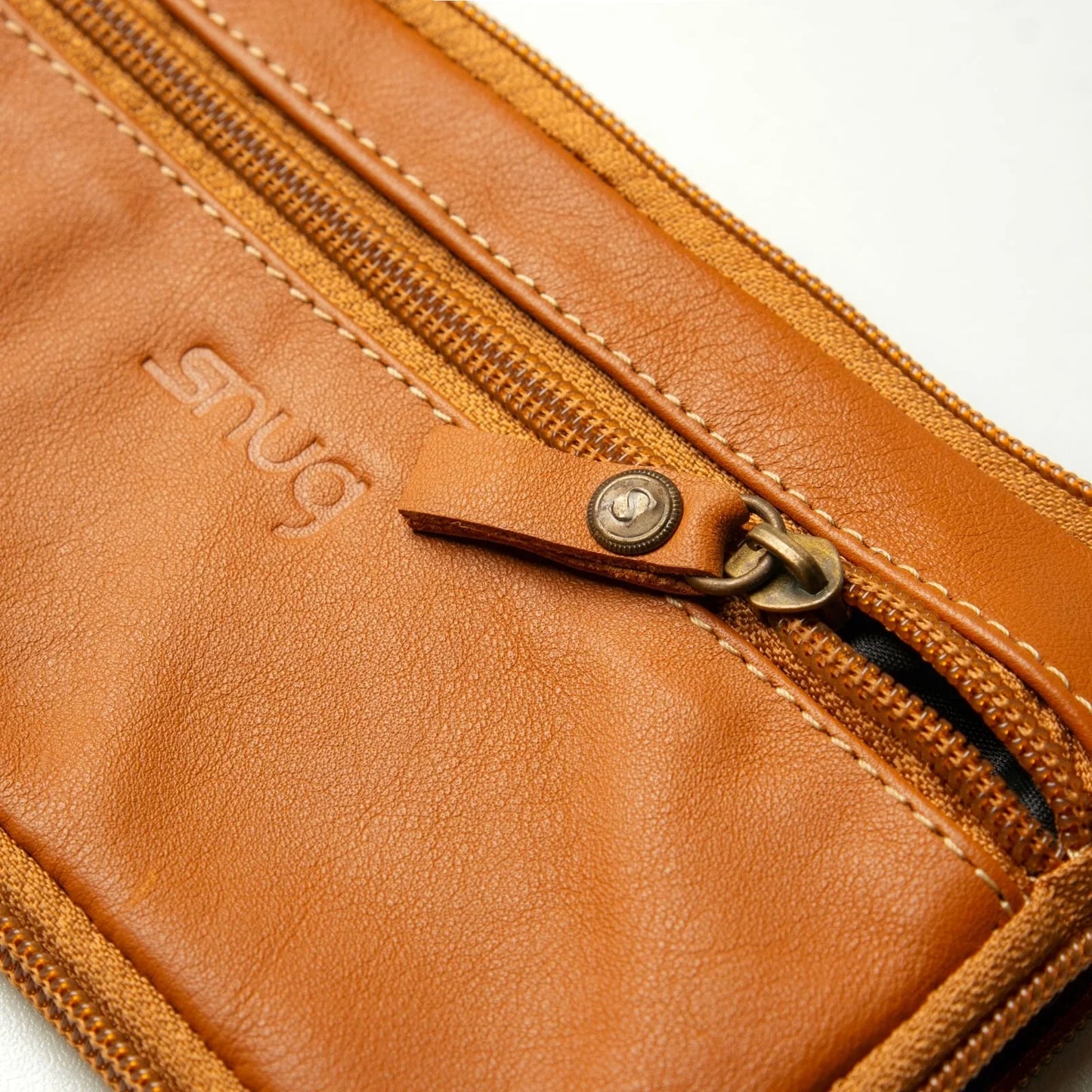 Petite-Cow Leather Organizer - Snug