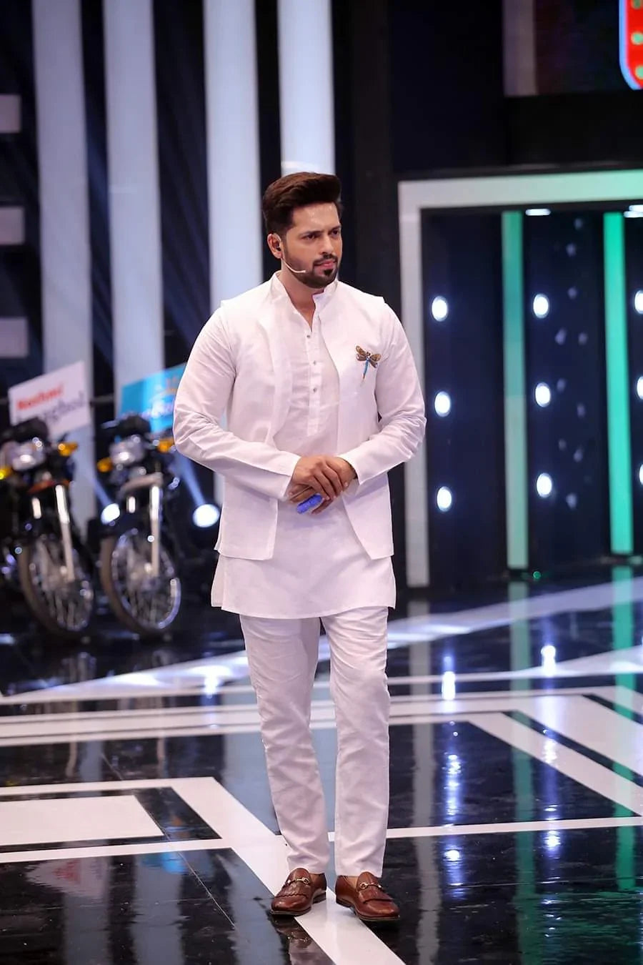 White linen classic fit kurta trouser with a non fused summer waistcoat - Snug