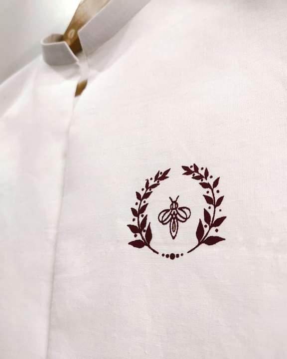 Bee Badge Kurta And Trouser With Waistcoat - Snug