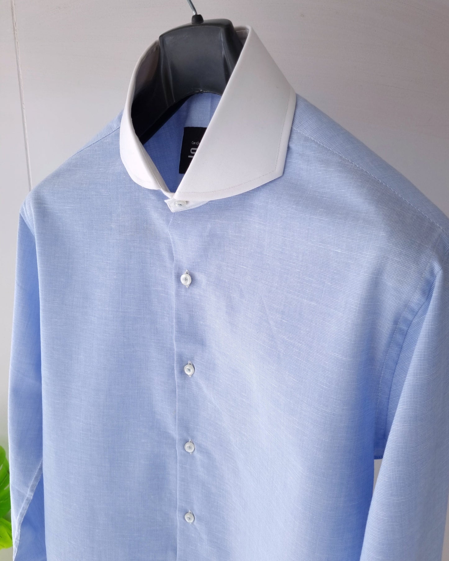 Unwind In Style: The Linen Chambray Comfort Redefined