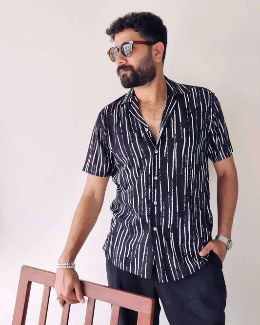 Black & White Dreams: Abstract Gauzy Shirt - Snug