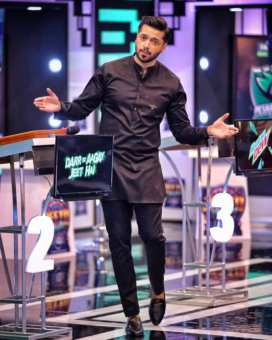 Leather Pump with Wasp Metal detail. - Snug