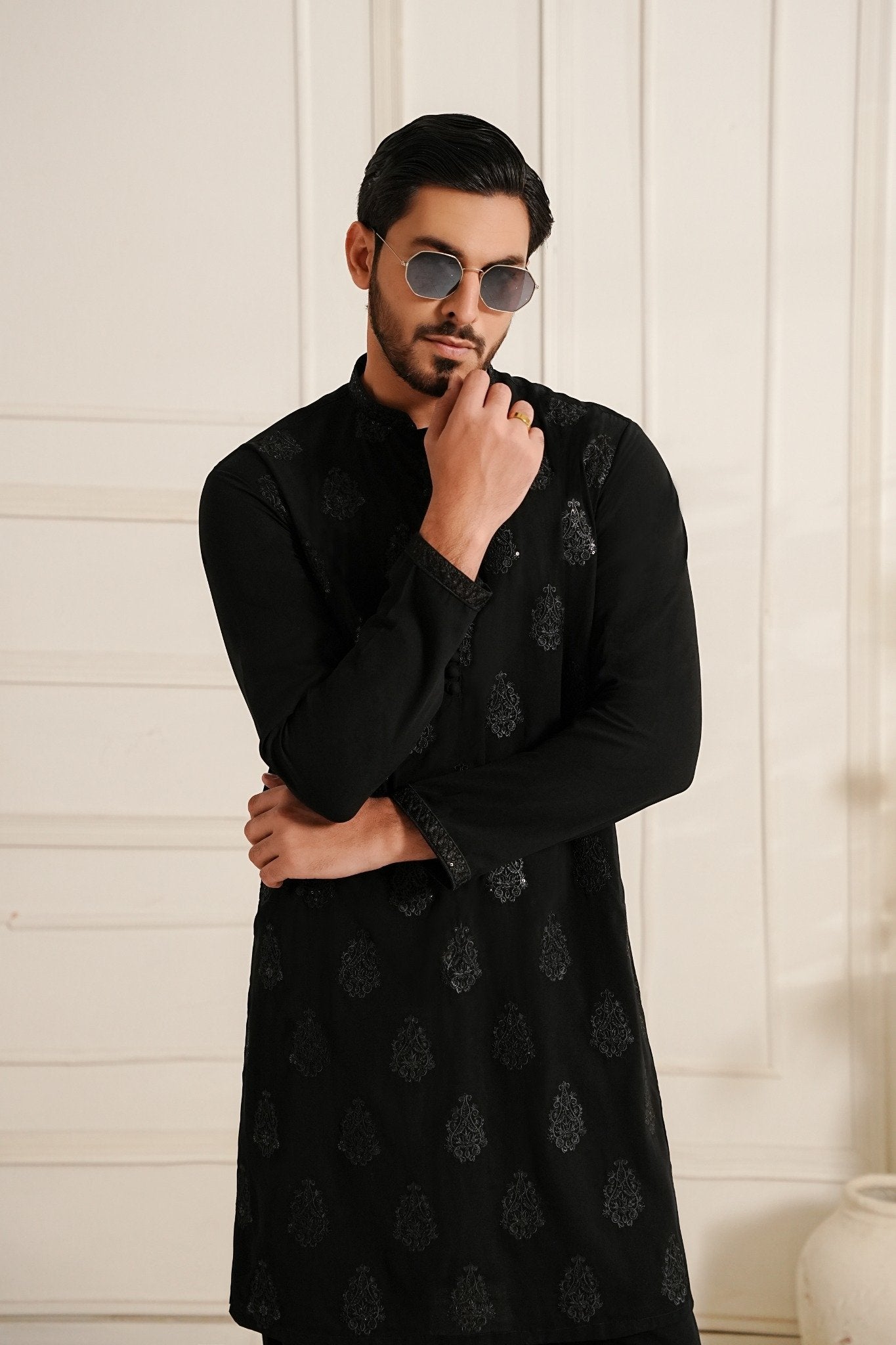 Snug Black Motifs Kurta Pajama – Men’s Festive Wear.