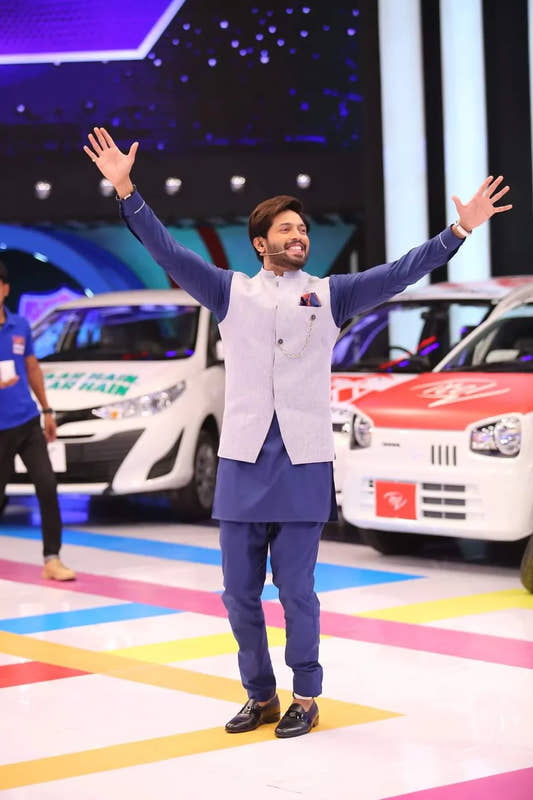 Horse shoe Metal Accessory Kurta Trouser with Chained Waistcoat - Snug