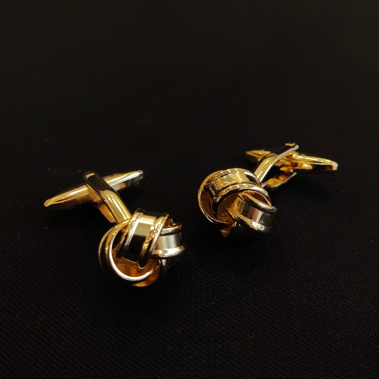 Cufflink 007