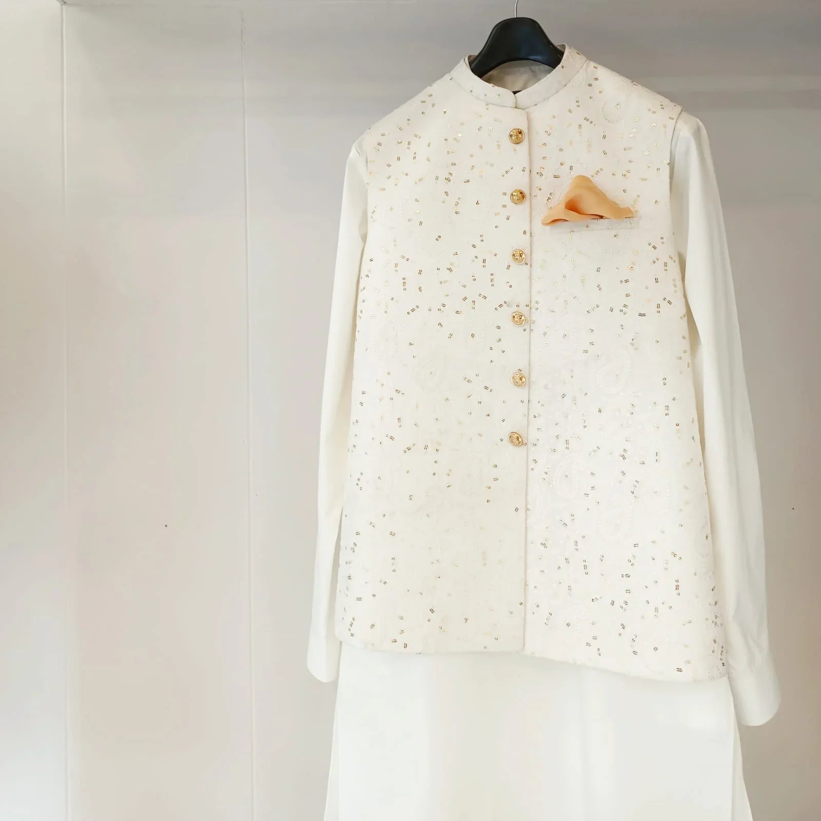 White Embroidered Paisleys Waistcoat with Kurta Trouser. - Snug