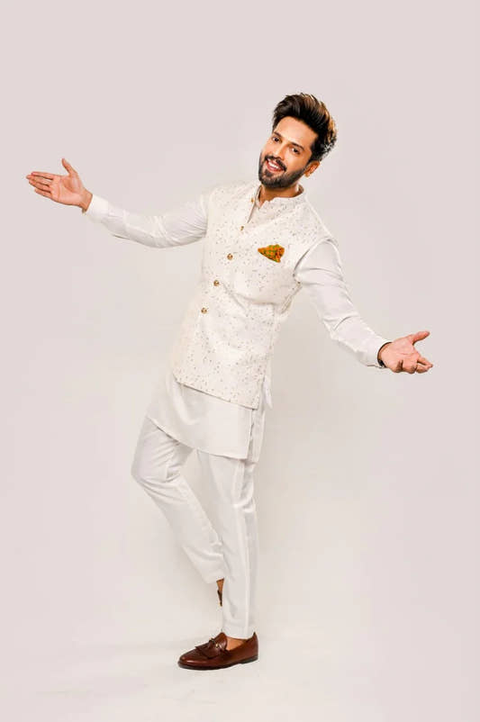 White Embroidered Paisleys Waistcoat with Kurta Trouser. - Snug