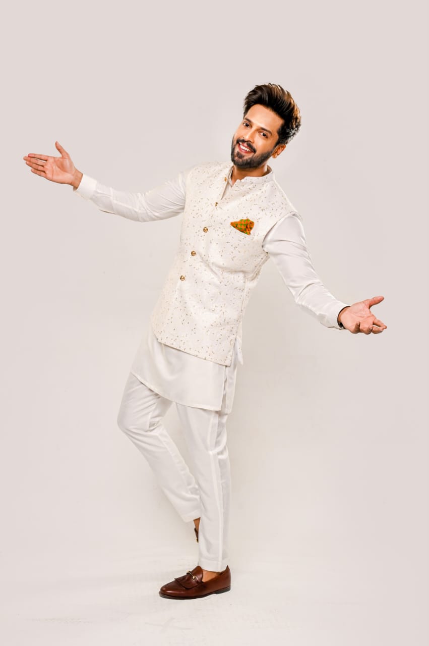 White Embroidered Paisleys Waistcoat with Kurta Trouser.