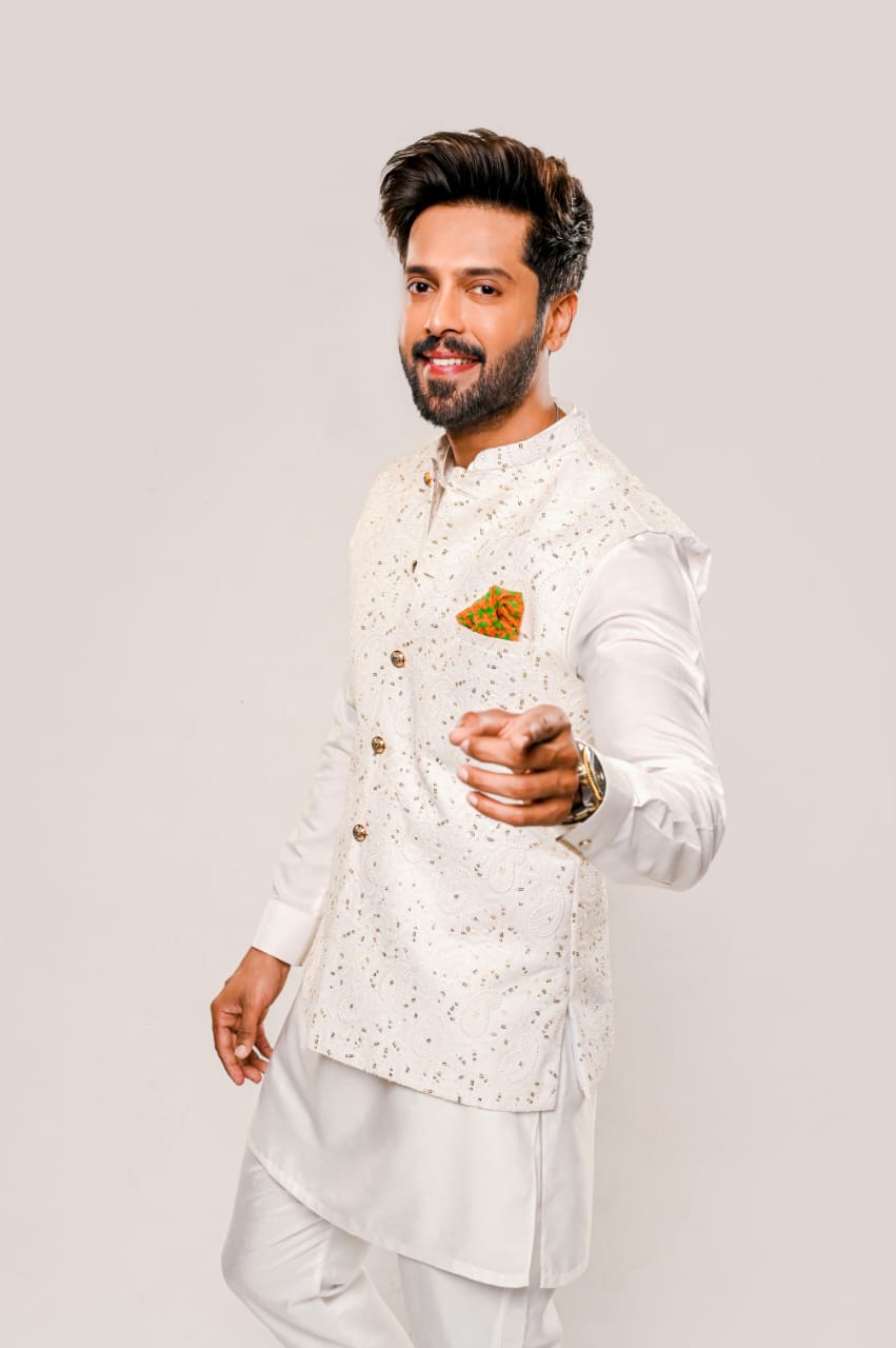 White Embroidered Paisleys Waistcoat with Kurta Trouser.