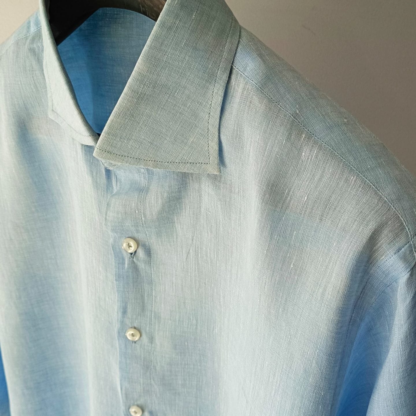 Cut Away Collar Linen Shirt