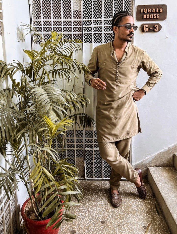 Embroidered Paisleys Cotton Silk Kurta Trouser.