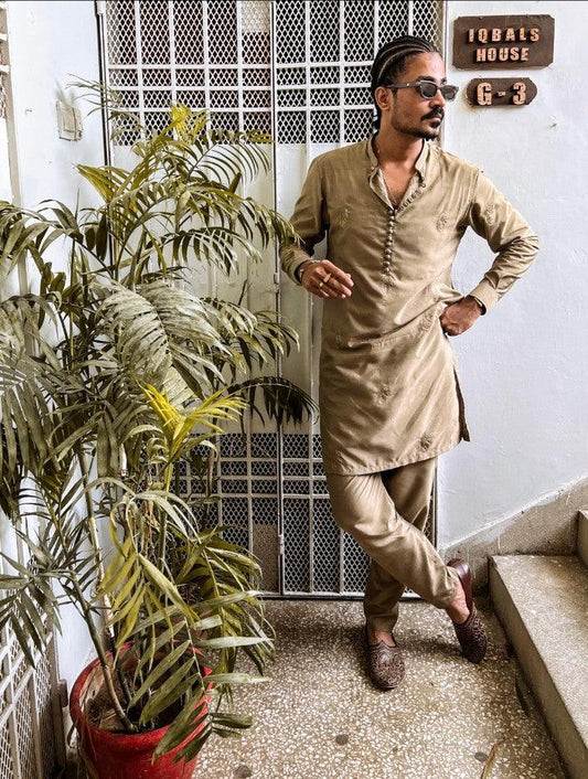 Embroidered Paisleys Cotton Silk Kurta Trouser. - Snug