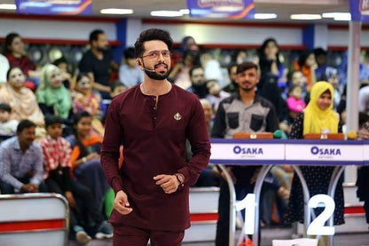 Maroon kurta and trouser with chest motif