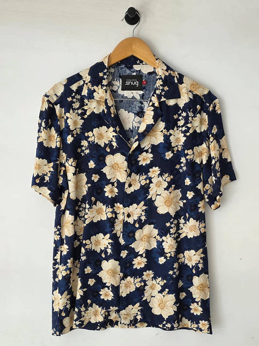 Snug botanical gauzy shirt with minimal block print in navy floral design