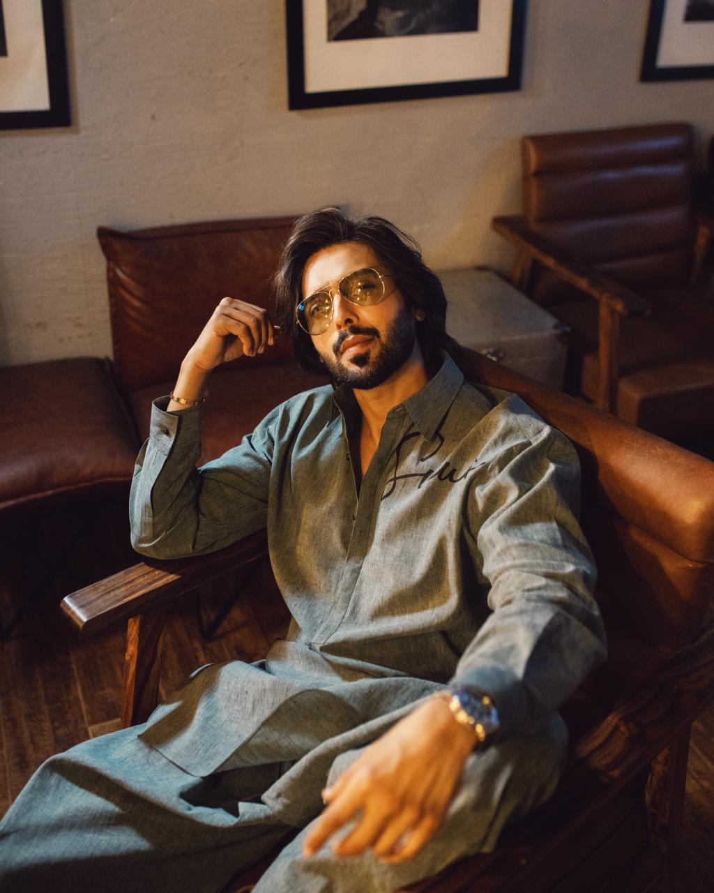Fahad Mustafa Drop Shoulder Linen Kurta Shalwar | Snug