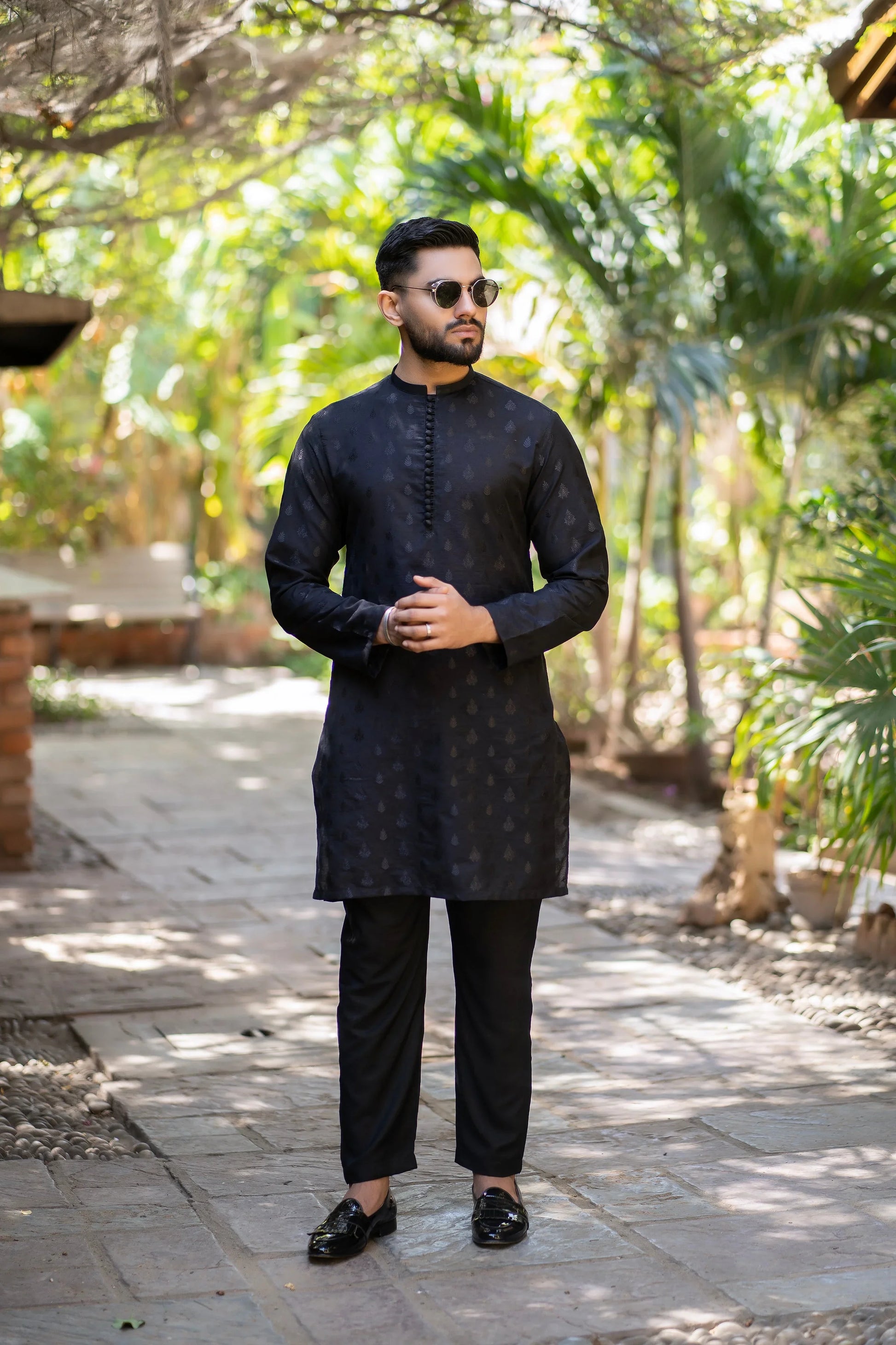 Artisan Black Embossed Kurta Trouser. - Snug