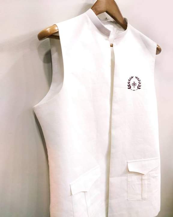 Bee Badge Kurta And Trouser With Waistcoat